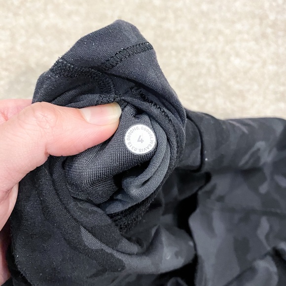 Lululemon Aligns camo coal multi - Picture 2 of 6